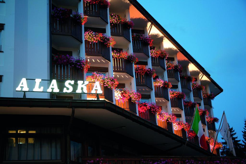 ホテル アラスカ コルティナ コルティーナ・ダンペッツォ エクステリア 写真
